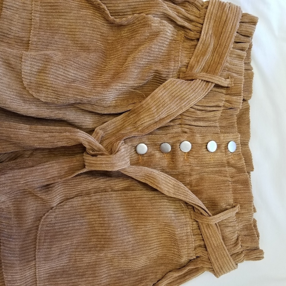 NWT Wild Honey Camel Corduroy Shorts - Picture 5 of 8
